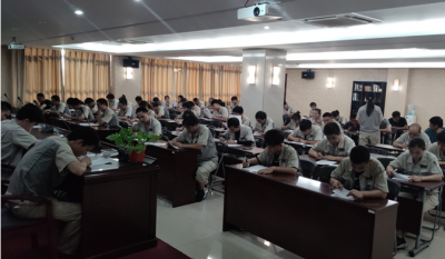 素質(zhì)就業(yè)，技能立業(yè)